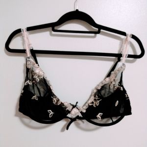 Sheer lace bra with underwire size 42E Vogue's secret